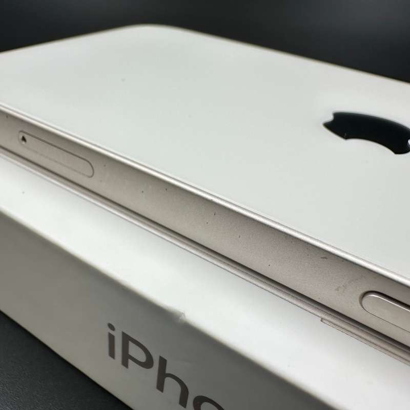 iPhone 13 128GB Starlight