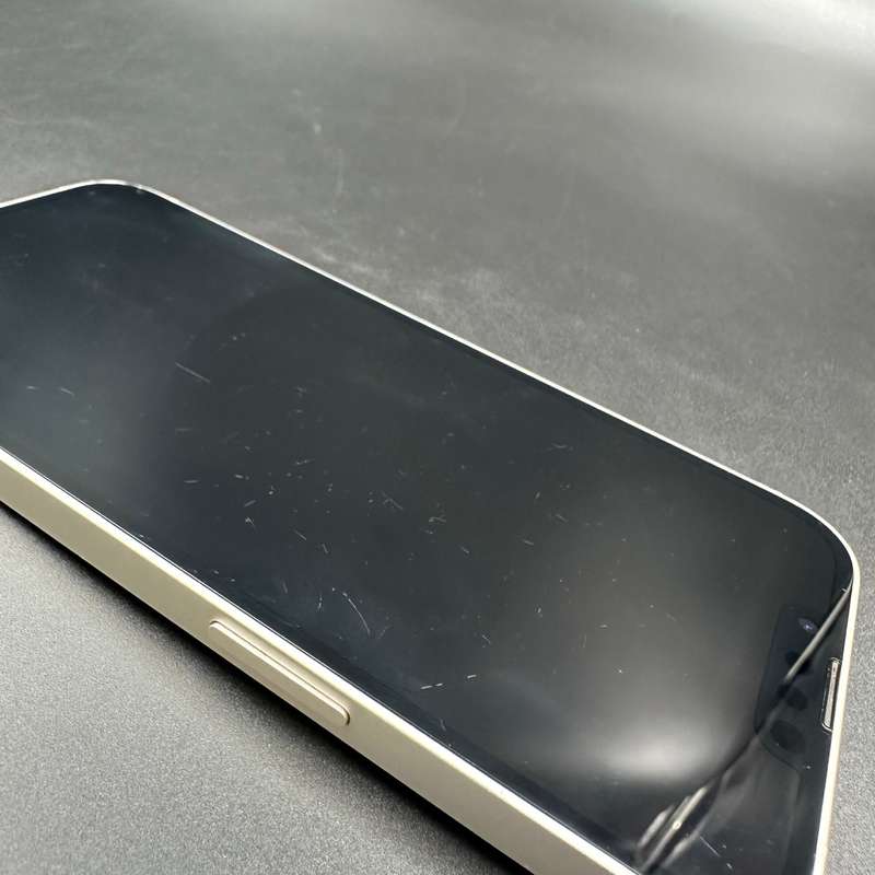 iPhone 13 128GB Starlight