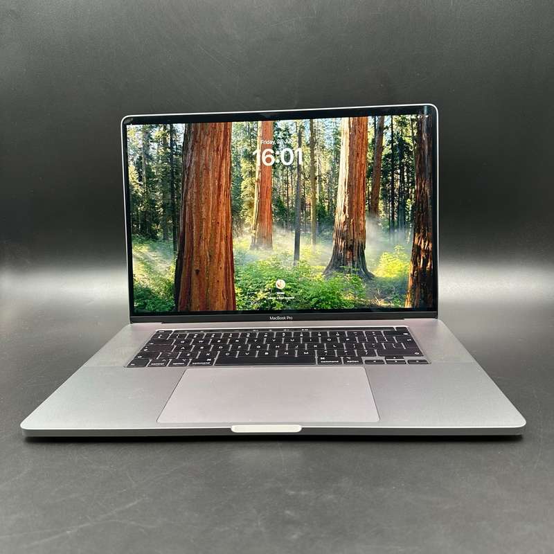Macbook Pro 16" 2019 | 2,6GHz i7 | 16GB | 512GB Space Grey