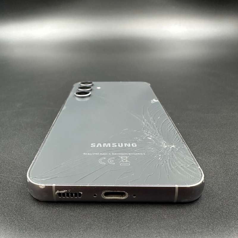 Samsung Galaxy S23 FE 256GB Phantom Black (Cracked Back)