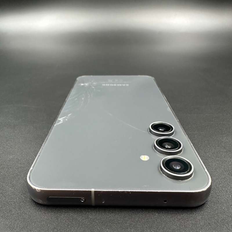 Samsung Galaxy S23 FE 256GB Phantom Black (Cracked Back)