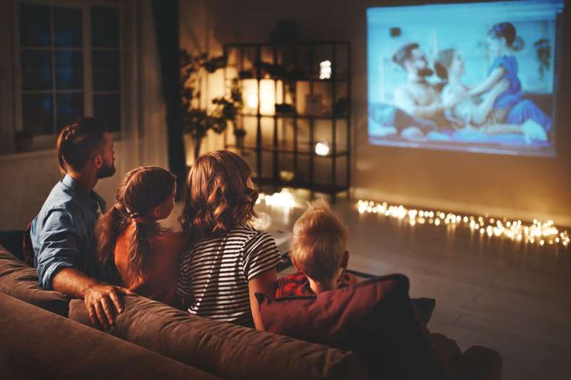 Crazy R1 Start! Movie Projector. 780 x 1280 Resolution XGA