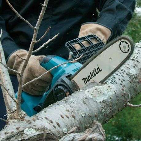 Makita - Cordless Chainsaw DUC302Z - Including 2 x Battery and 1 x Charger