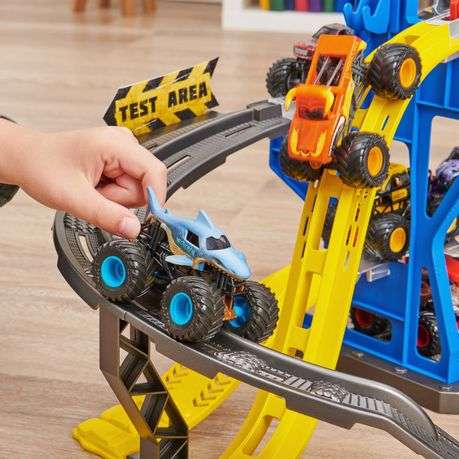 Monster Jam 1:64 Monster Garage Playset