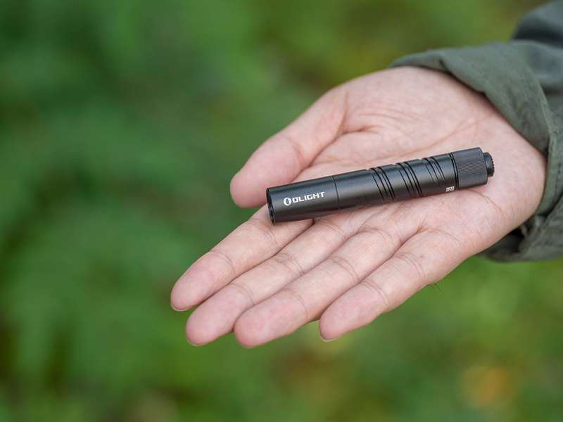 Olight I3T 2 EOS LED Flashlight 200 Lumen 62m Throw Slim EDC Black
