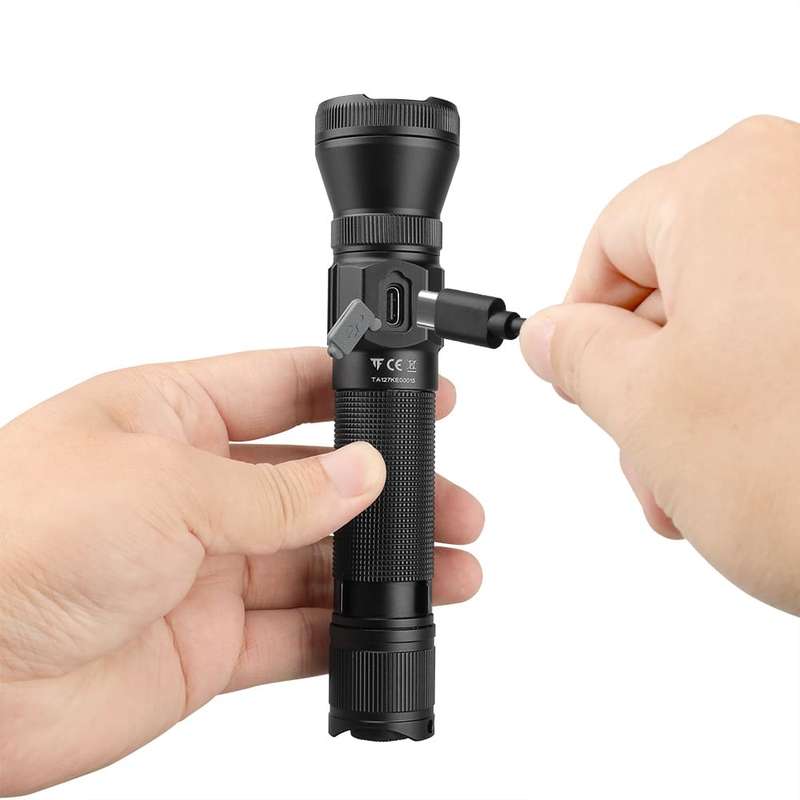 Trustfire T15R, 2350 Lumen, 310m throw, rechargeable EDC flashlight