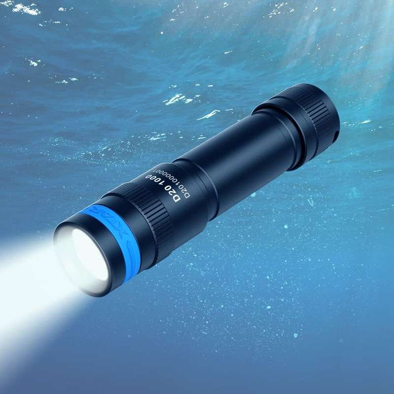 XTAR D20 1000 lumen Dive Light