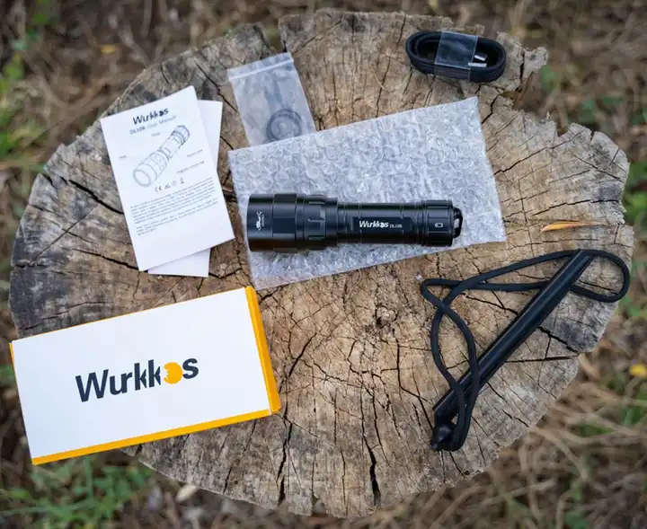 Wurkkos DL10R 4500 Lumen 287m Throw Rechargeable Diving Flashlight with 21700 Battery