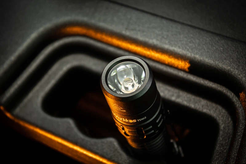 Wurkkos TD02 2000 Lumen 254m Throw Rechargeable Tactical Flashlight