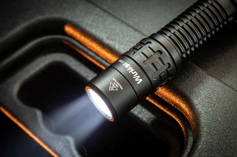 Wurkkos TD02 2000 Lumen 254m Throw Rechargeable Tactical Flashlight
