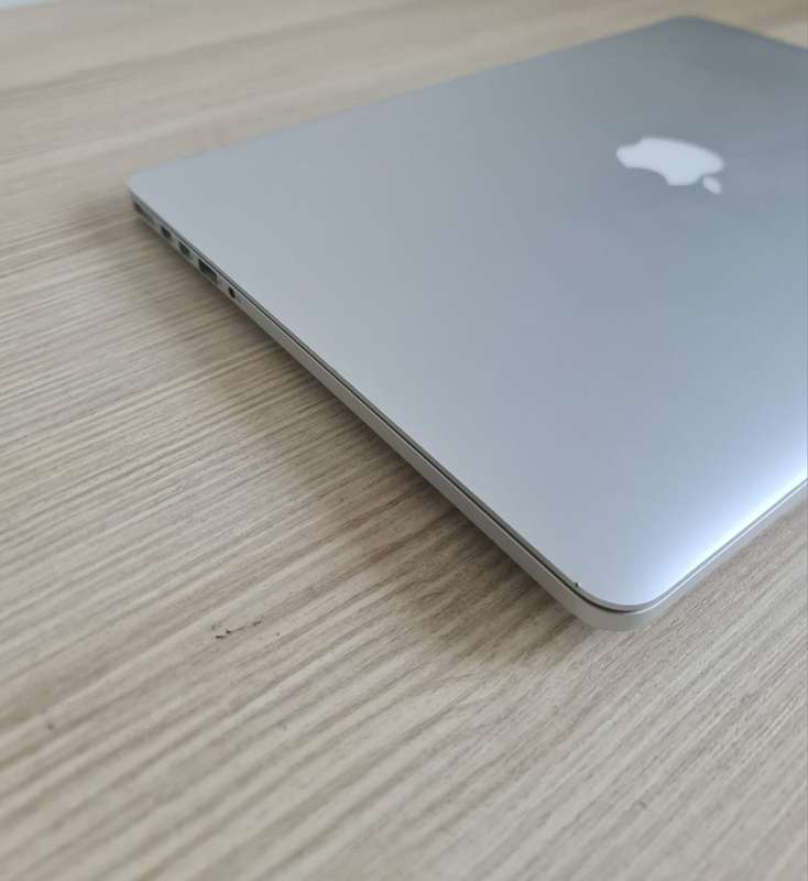 Macbook Pro 15inch Retina Core i7 16GB RAM 256GB, Pre-Owned