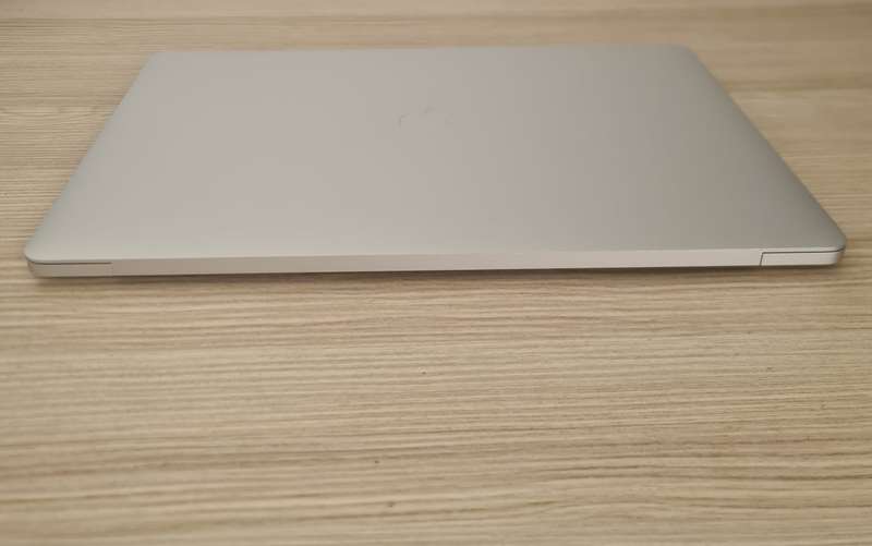 Macbook Pro 16inch Retina Touchbar 8-Core i9 32GB RAM 1TB SSD (Pre-Owned)