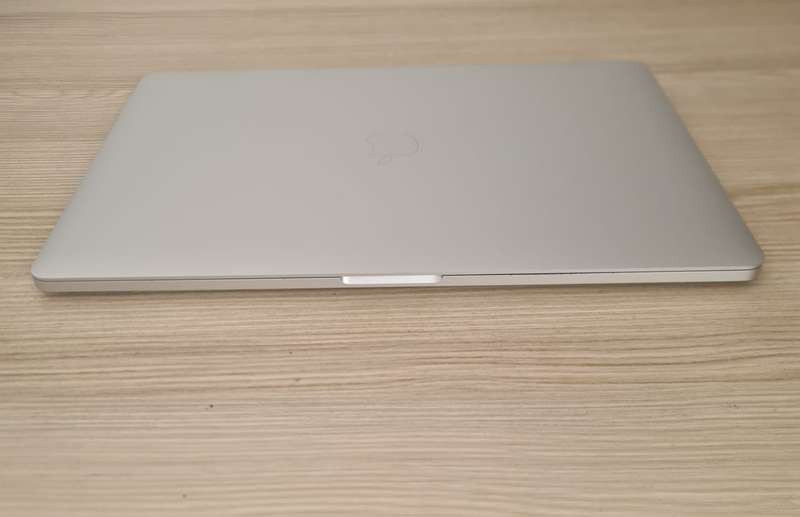 Macbook Pro 16inch Retina Touchbar 8-Core i9 32GB RAM 1TB SSD (Pre-Owned)