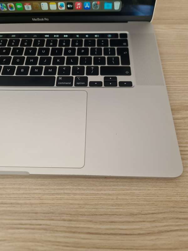 Macbook Pro 16inch Retina Touchbar 8-Core i9 32GB RAM 1TB SSD (Pre-Owned)