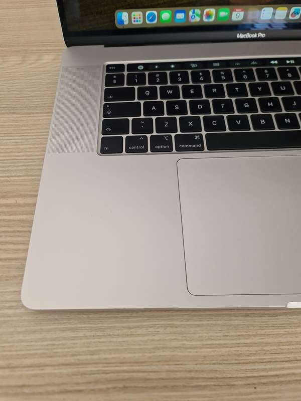 Macbook Pro 16inch Retina Touchbar 8-Core i9 32GB RAM 1TB SSD (Pre-Owned)