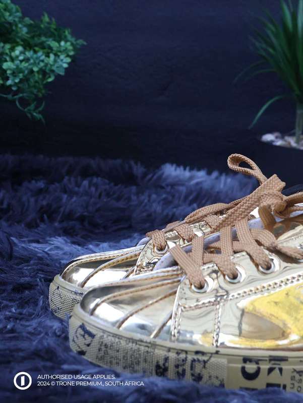 Glossy Glacia II Sneakers - Gold