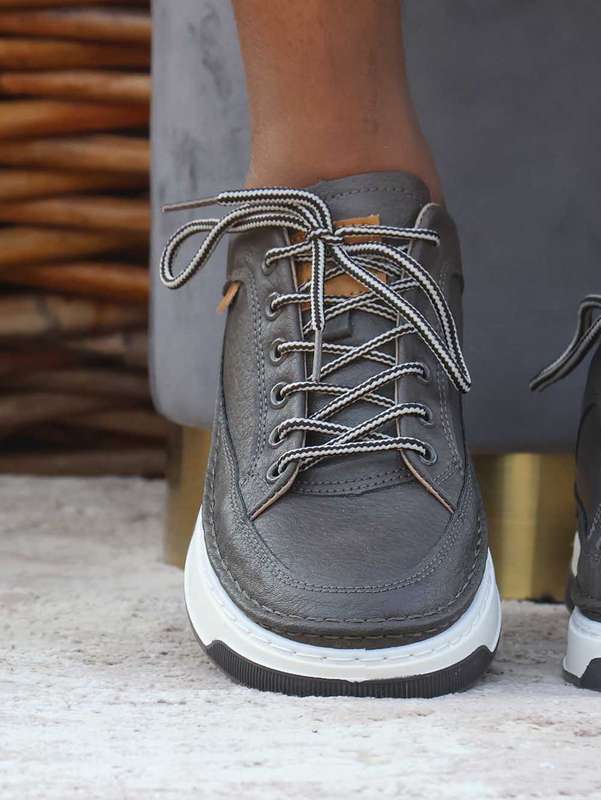 Grit Leather Laced Sneaker - Brown