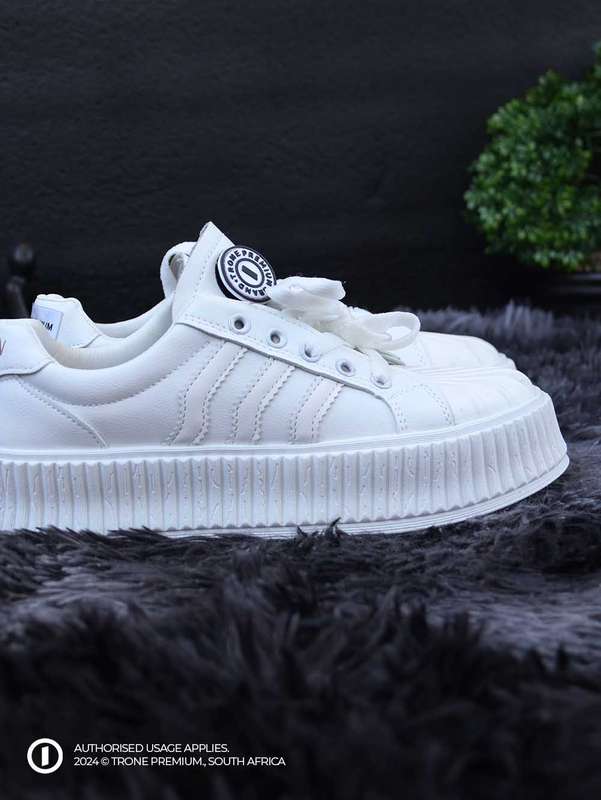 Carioca Court C Sneaker - White Stripes
