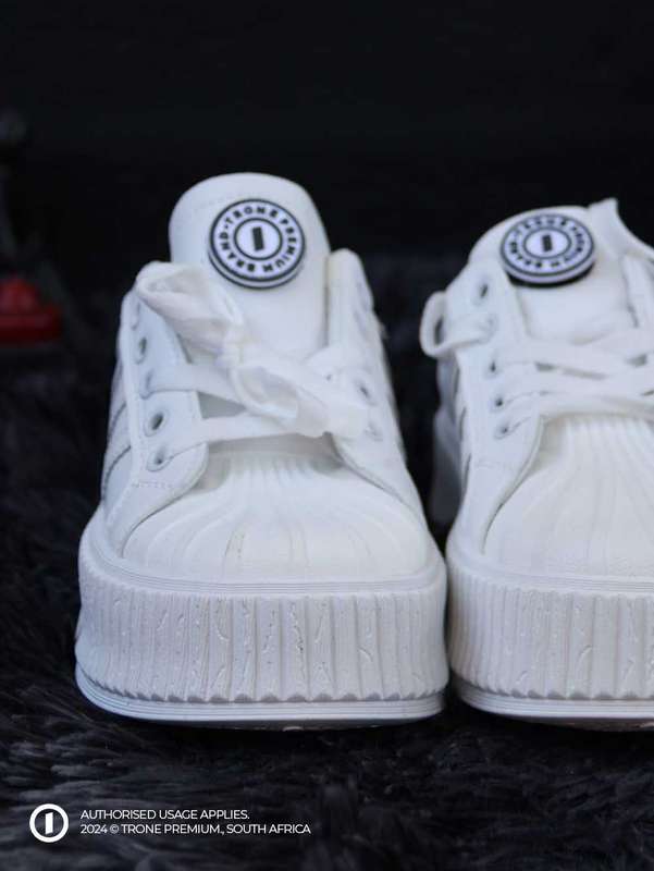 Carioca Court C Sneaker - White Stripes