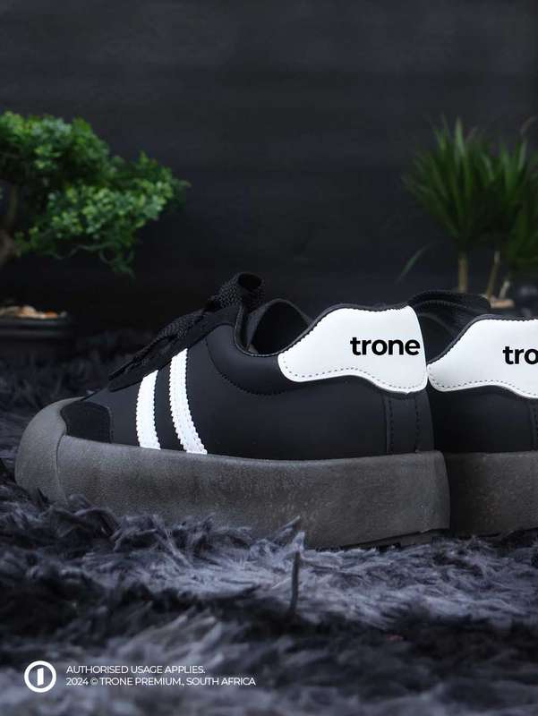 L.A.X Rebellion Sneakers - Black