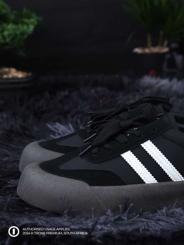 L.A.X Rebellion Sneakers - Black