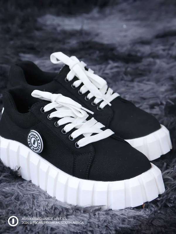 Trone Evoke Chuck Sneakers - Black