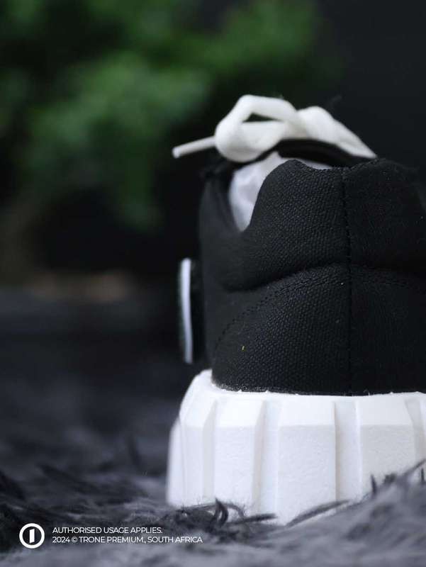 Trone Evoke Chuck Sneakers - Black