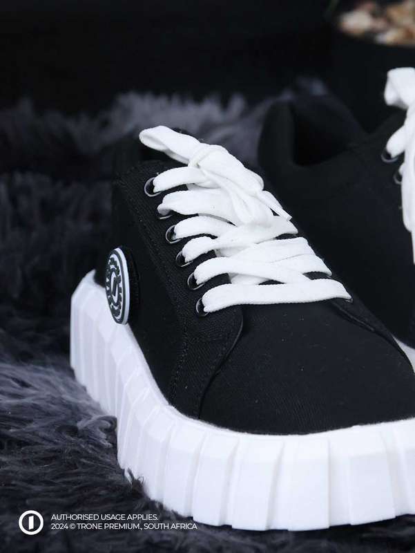 Trone Evoke Chuck Sneakers - Black