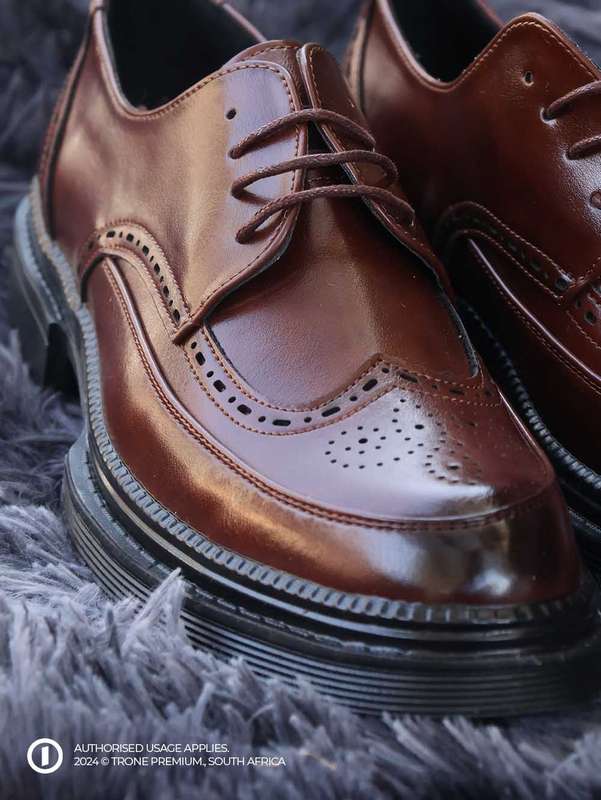 Trone Wing-tip Brogues - Brown