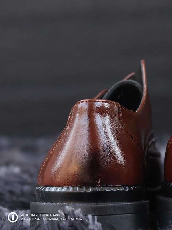 Trone Wing-tip Brogues - Brown