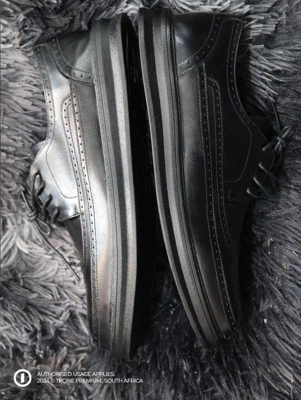 Trone Carrington Loafers - Matte Black