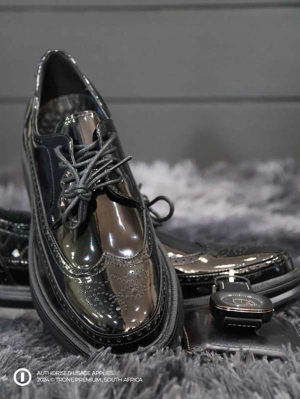 Trone Carrington Loafers - Gloss Black