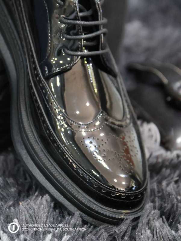 Trone Carrington Loafers - Gloss Black
