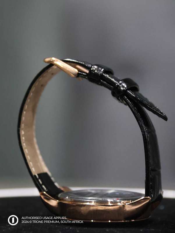 Premium WWOOR Atlas Watch - Gold + Black