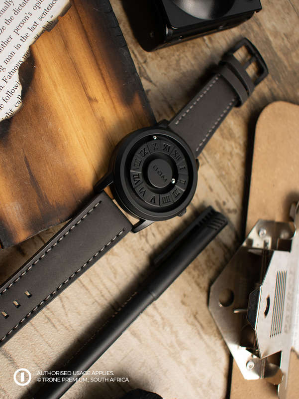 DOM Strap Watch - Black