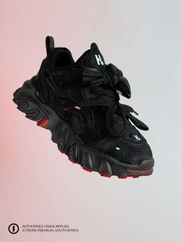 Dash Sneakers - Black