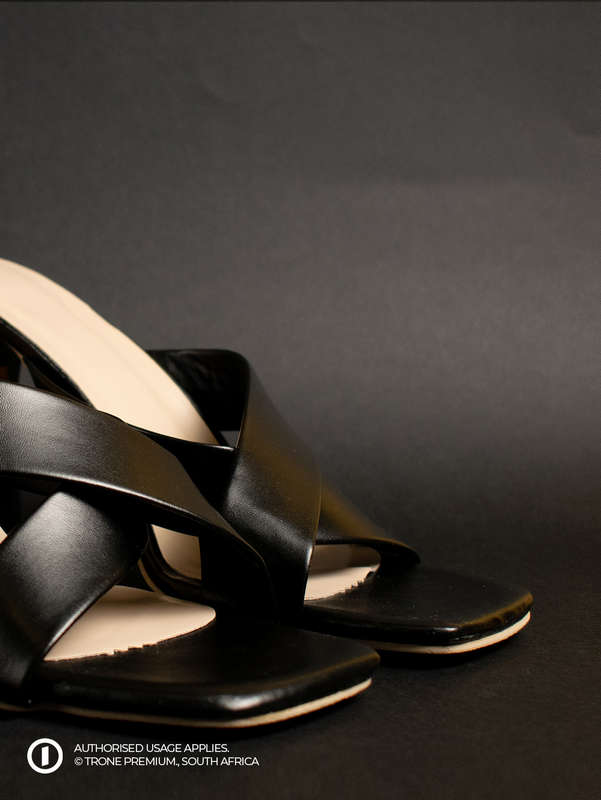 Cross heels Slip-On - Black
