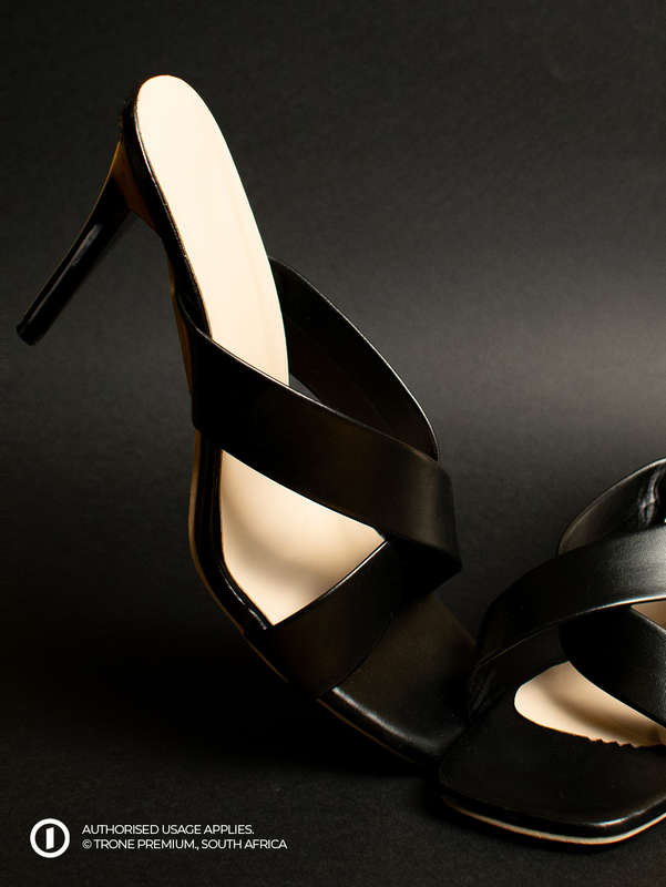Cross heels Slip-On - Black