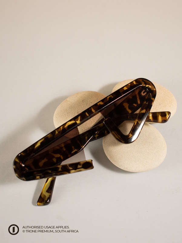 Trone Eluvie Shades