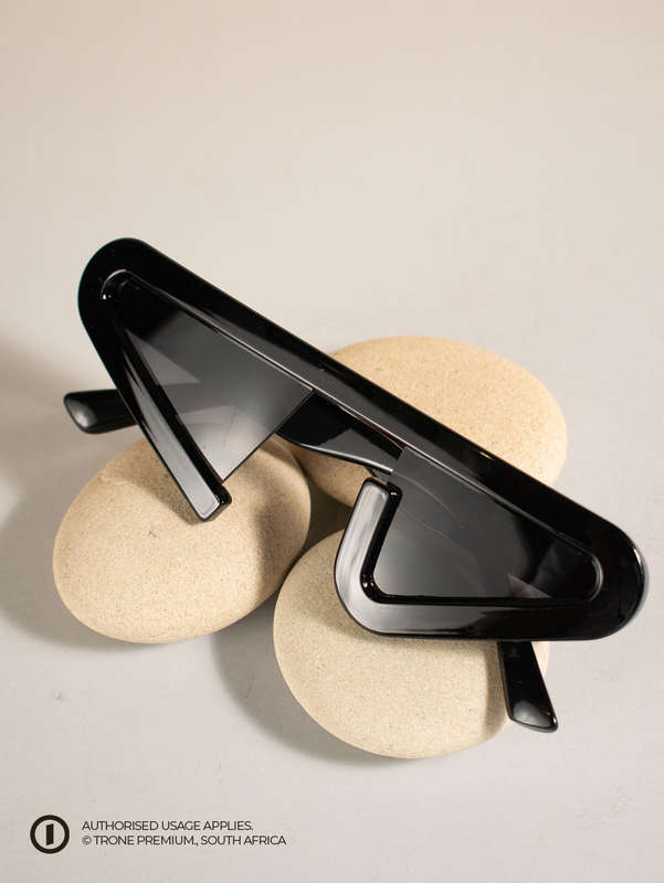 Trone Eluvie Shades