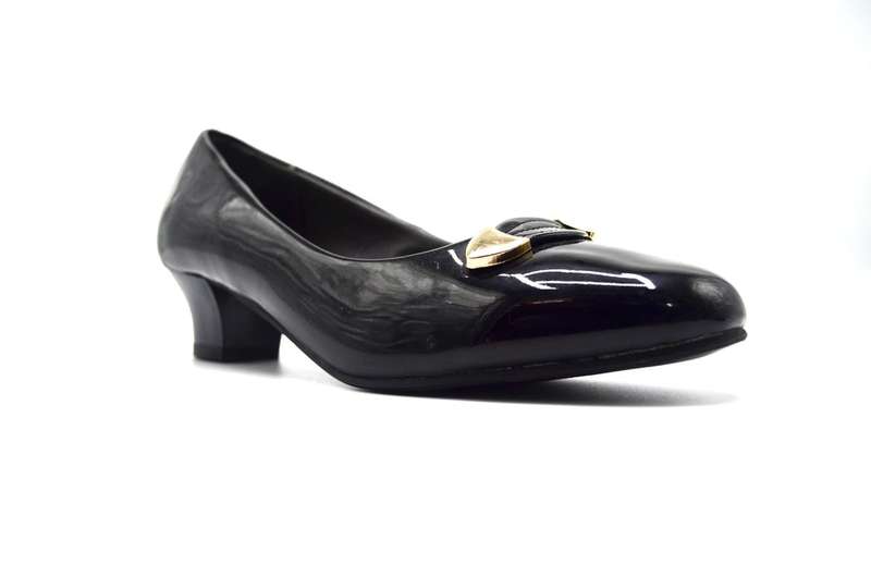 TTP Ladies High Gloss Slip on Low Heel Courts