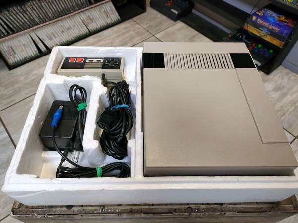 Nintendo NES Console Challenge Set