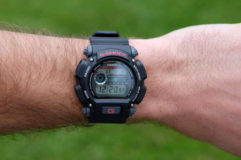 Casio G-Shock Quartz Watch with Resin Strap, Black, 25 (Model: DW9052-1V)