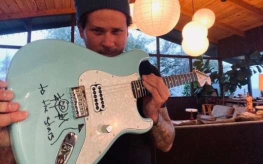 Tom Delonge White Pearl 3ply Strat Style Pickguard