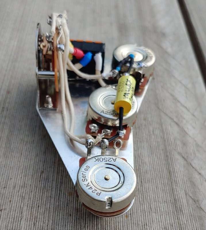 SSS / HSS / HSH Prewired Electronic Assembly for Stratocaster type guitars - Solderless
