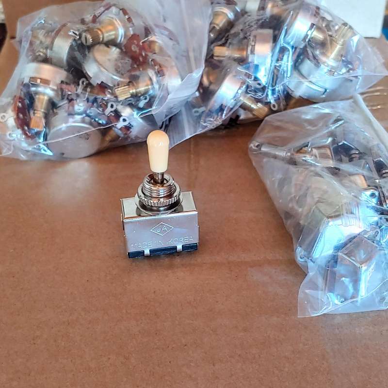 3 way toggle switch (Box type)