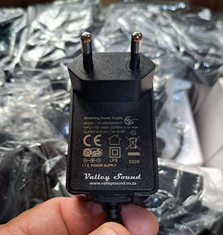 9V DC 1500ma Centre Negative Power Supply for Guitar Pedals