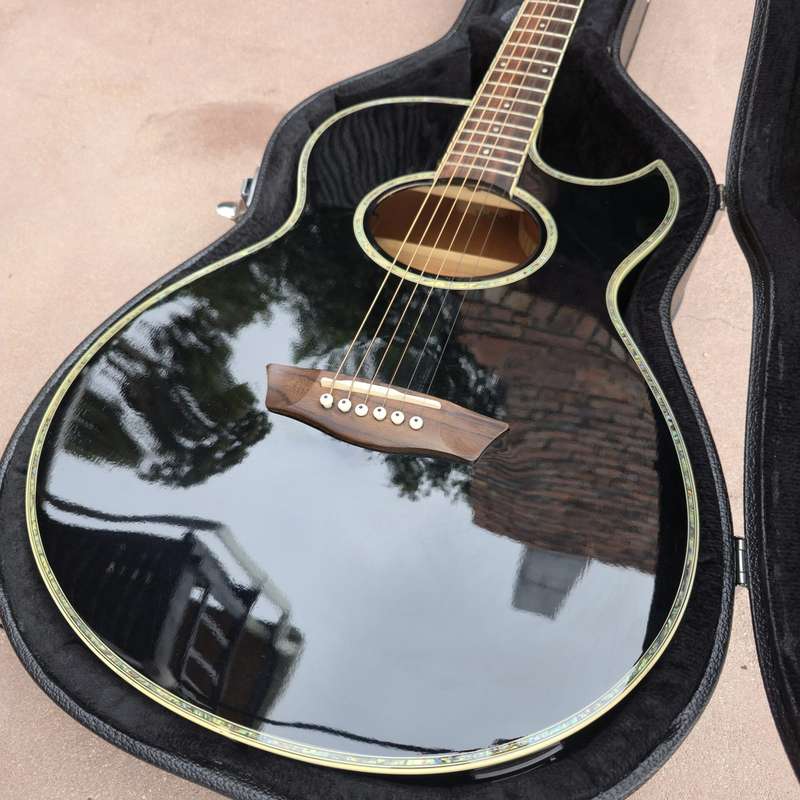 Washburn EA21 Spruce Top Acoustic Electric Guitar With 4-Band EQ (used)