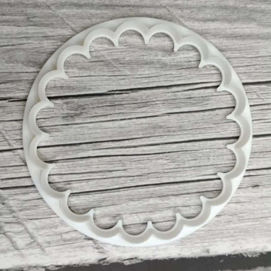 Frilly Plaque Cutter