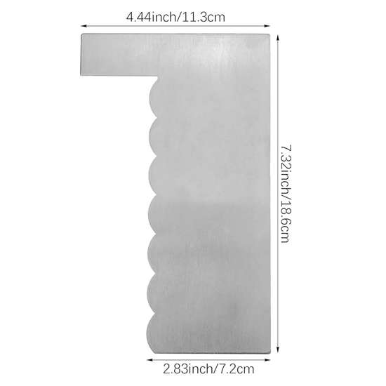 Cake Smoother with Textured Edge